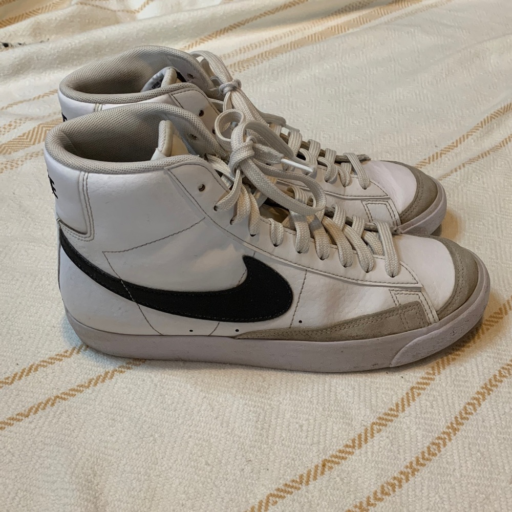 Nike Blazer Mid ‘77 Youth Size 7Y